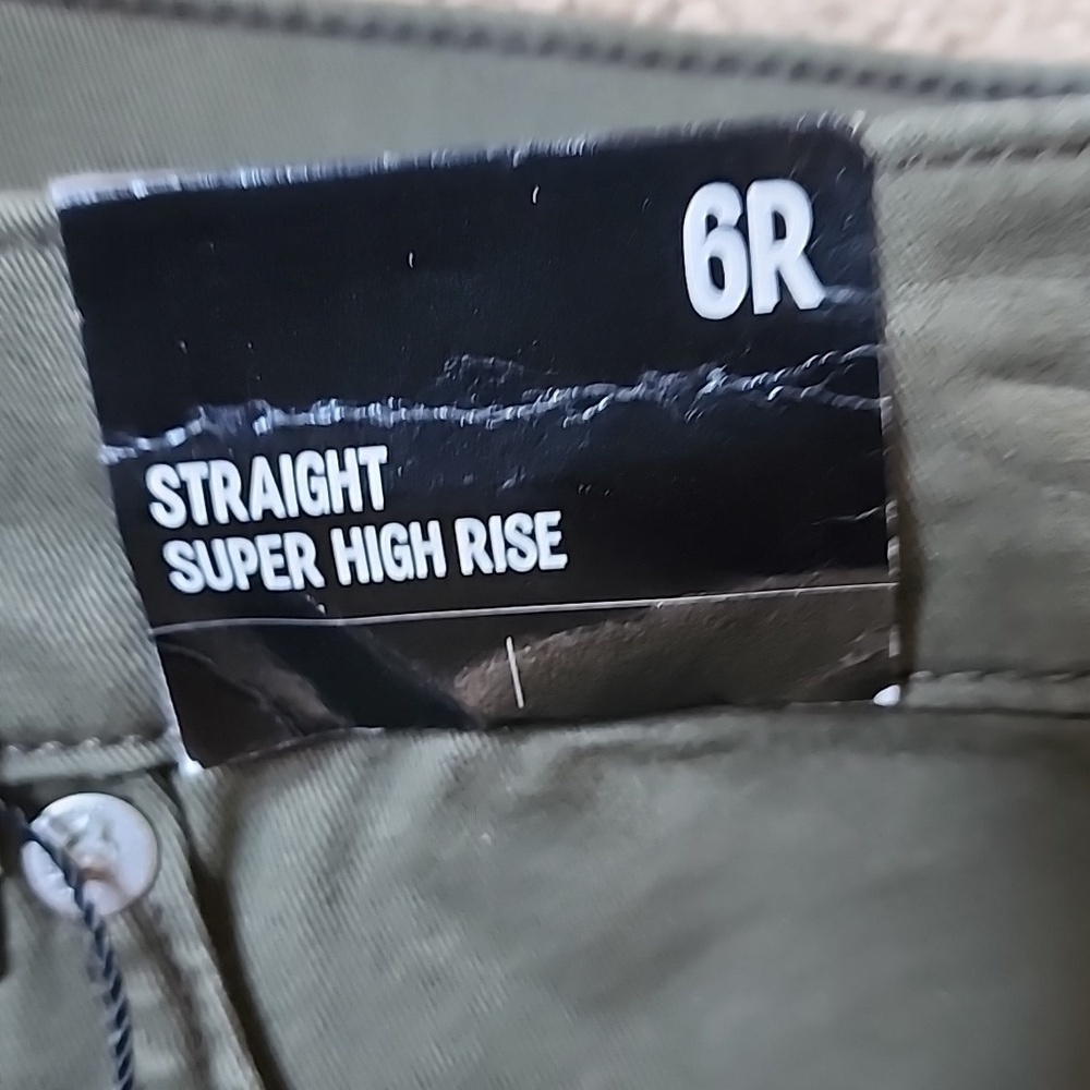 Express Green Straight-Leg Pants - Picture 2 of 4